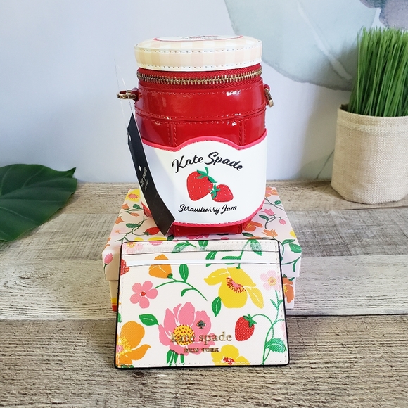 KATE SPADE | Strawberry Dreams 3D Crossbody & Card Holder 2-pc Set - Picture 2 of 9